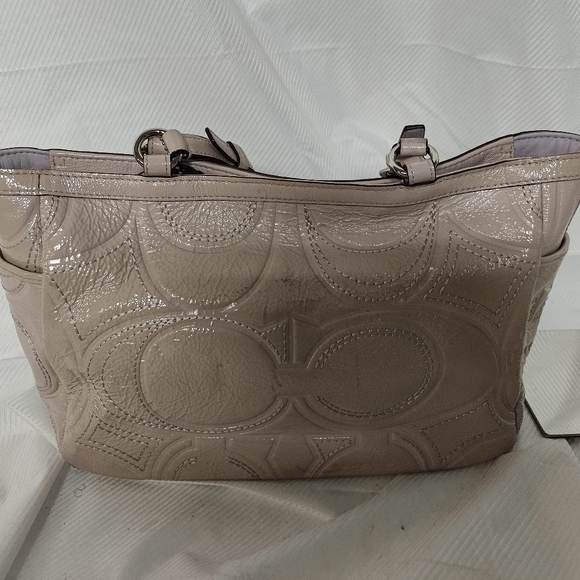 COACH GALLERY Signature C Stitch Patent Leather Zippered TOTE Shoulder Bag Cream - Picture 4 of 11